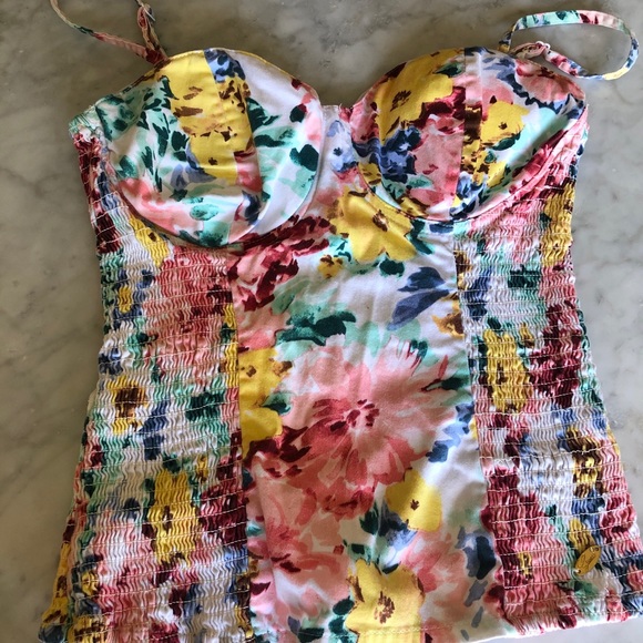 Soft corset style top floral - Picture 1 of 3
